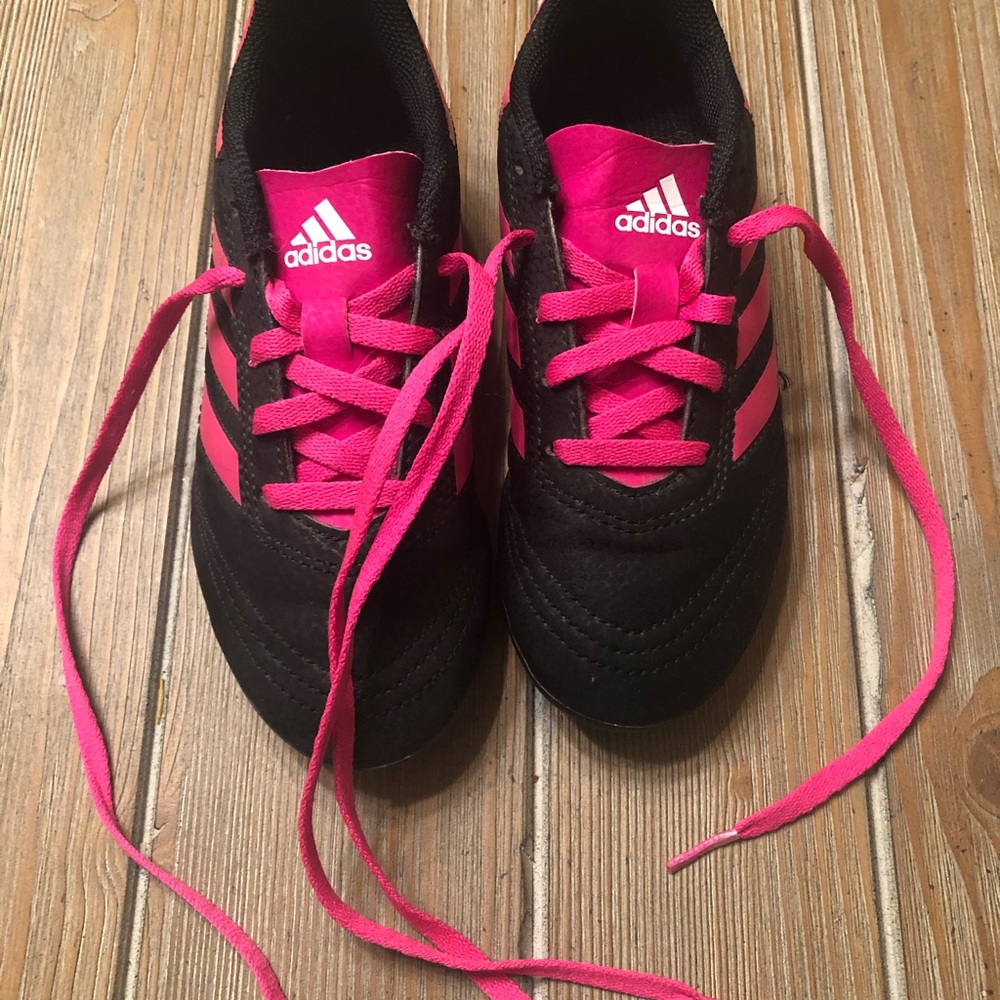 Girls soccer cleats